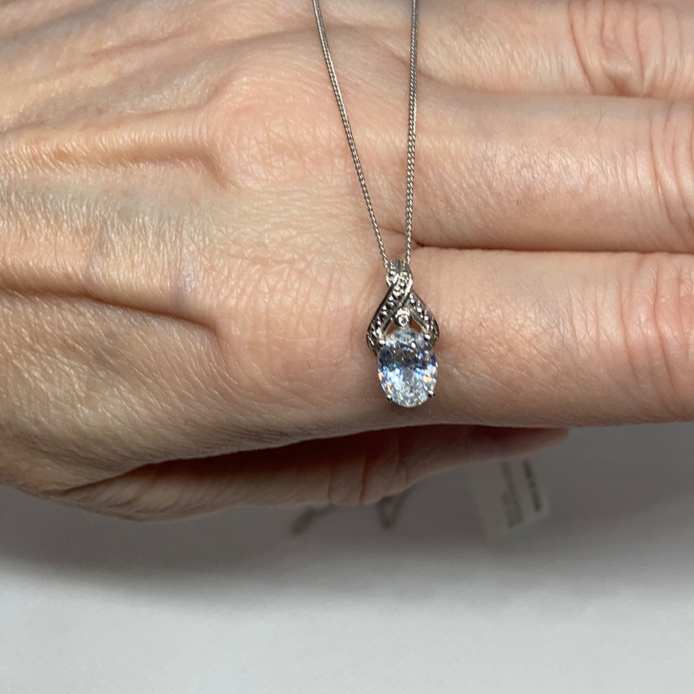 NWT J Francis Swarovski Crystal Oval cut w/platinum over Silver necklace J55
